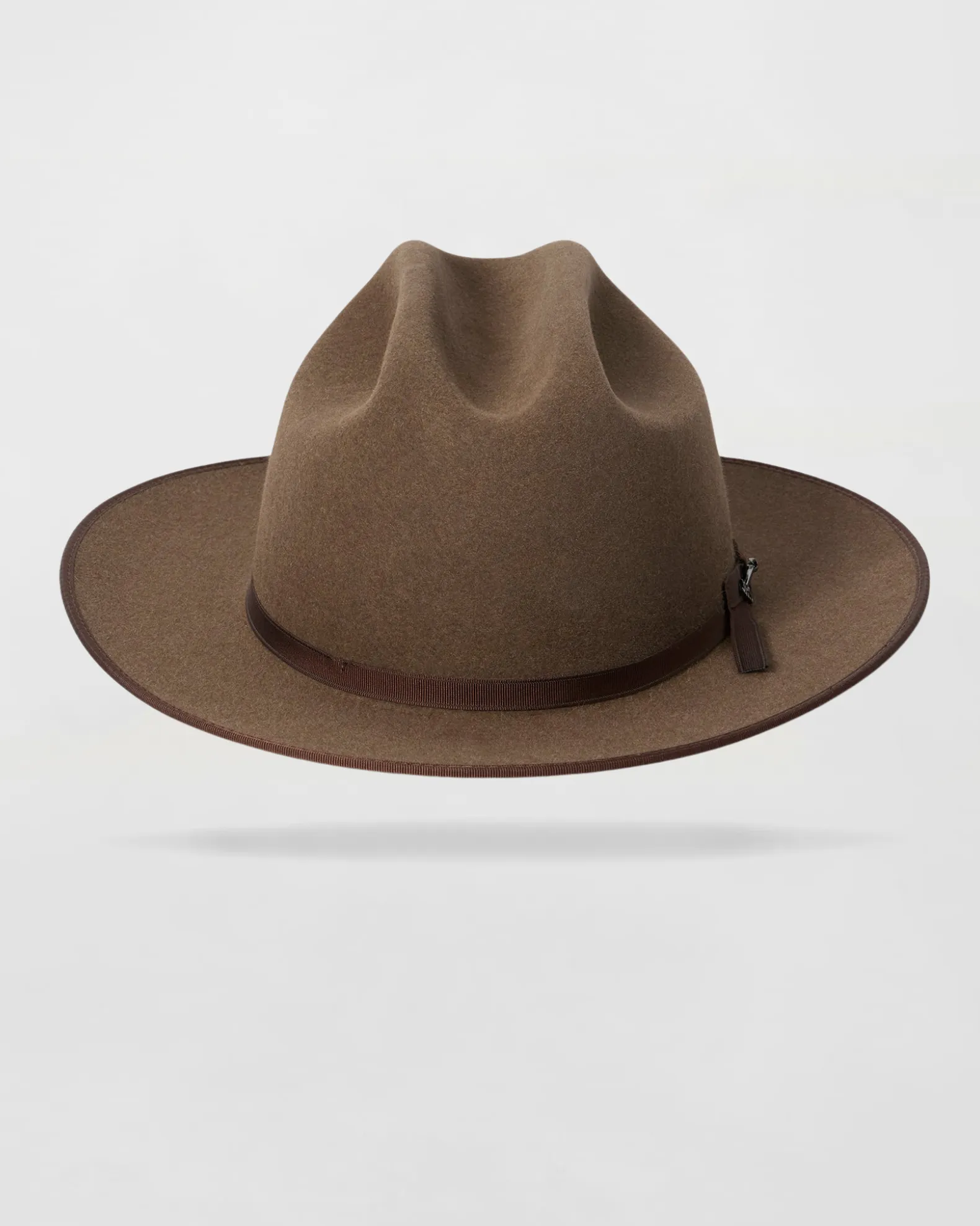 Classic Charm Felt Outdoor Hat in Fawn