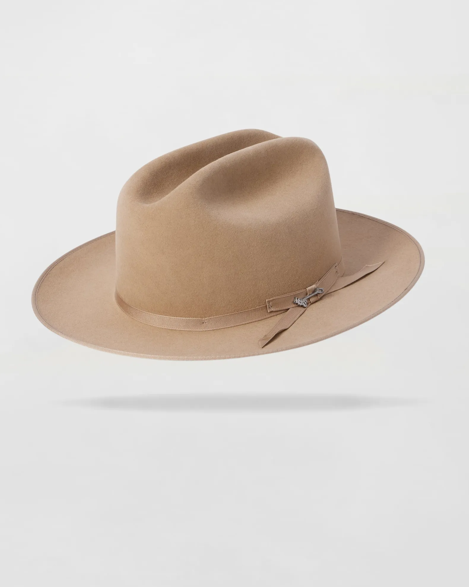 Classic Charm Felt Outdoor Hat in Fawn