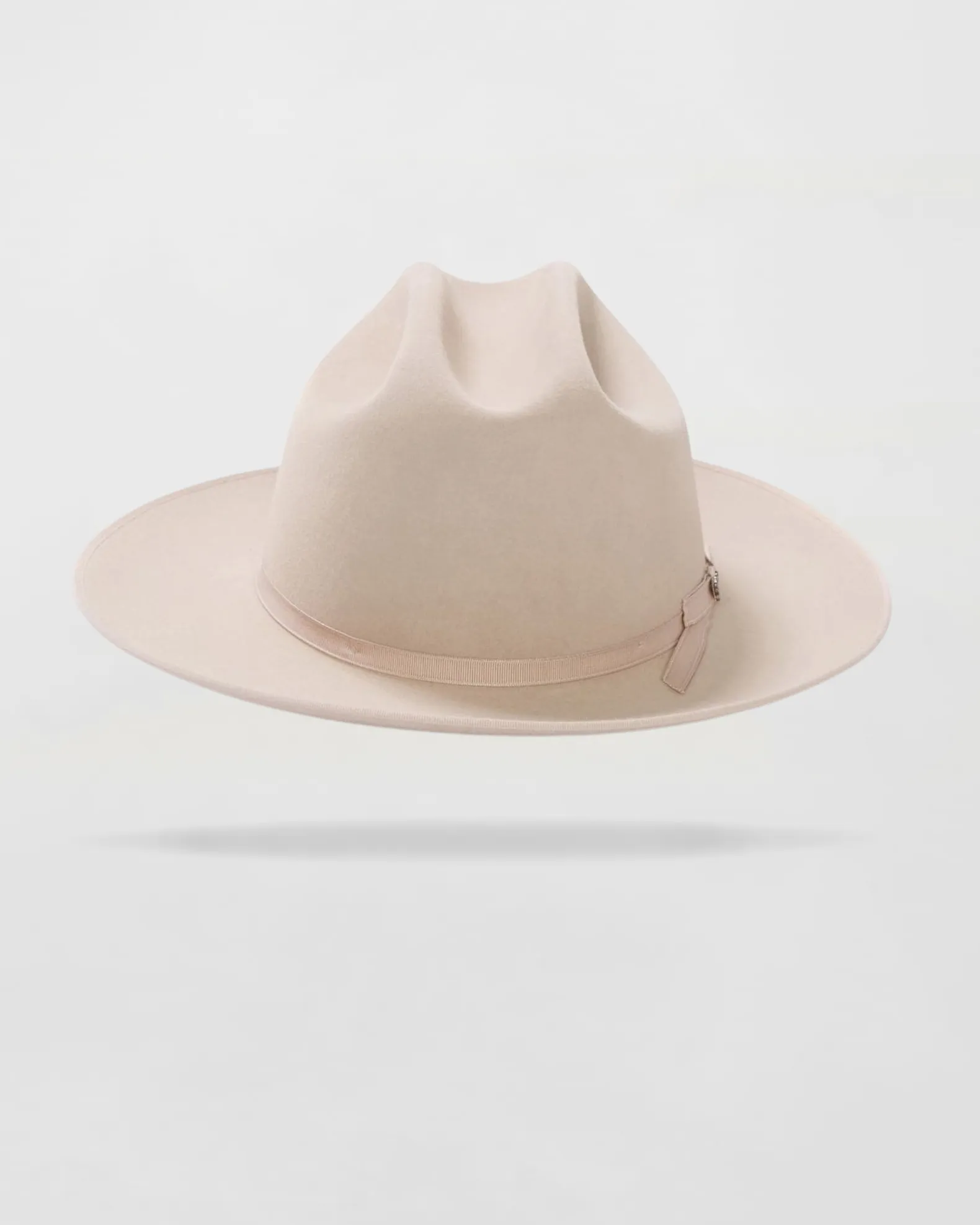 Classic Charm Felt Outdoor Hat in Fawn